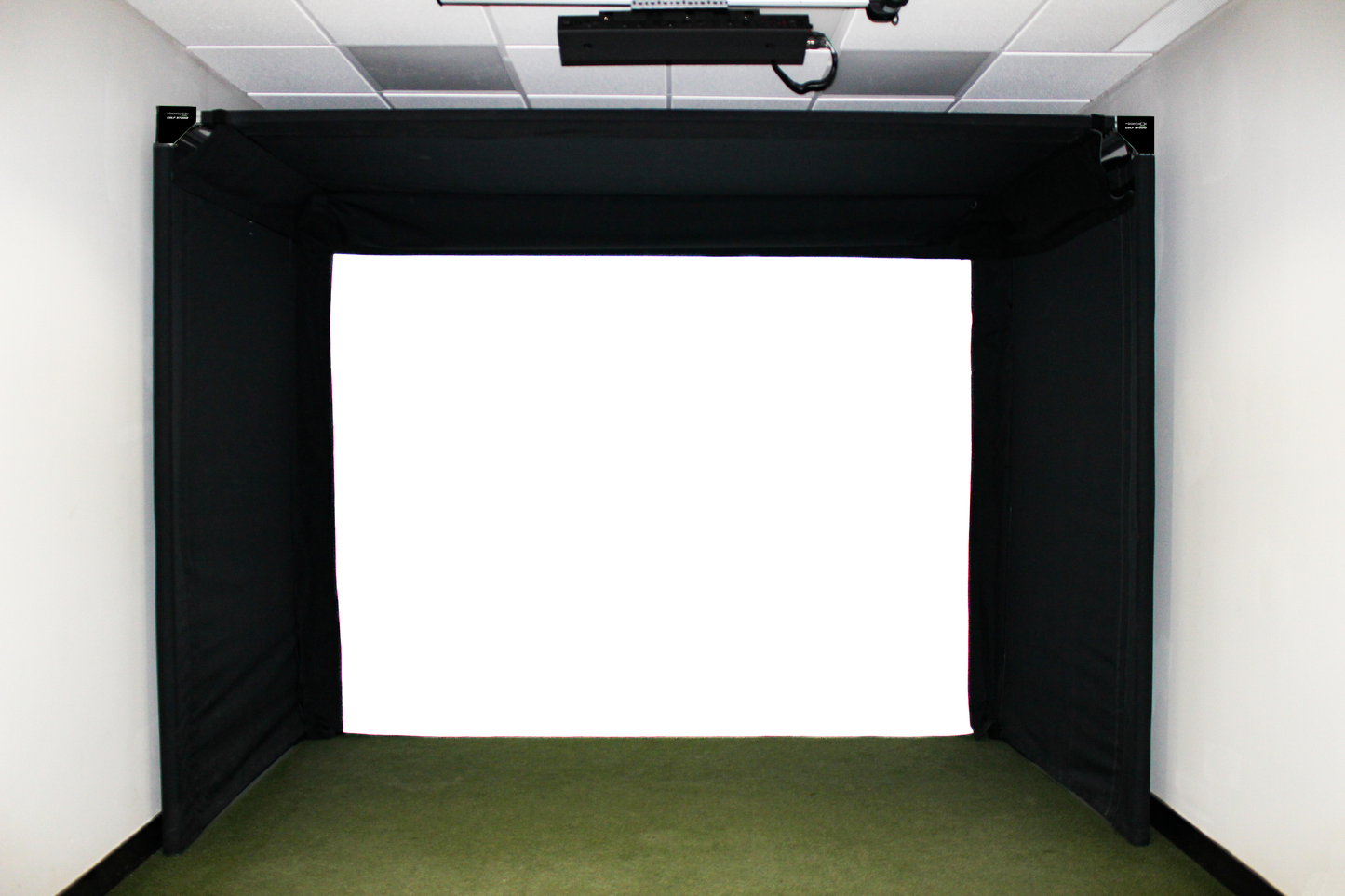 The SportScreen Parlour Series Freestanding Golf Enclosure