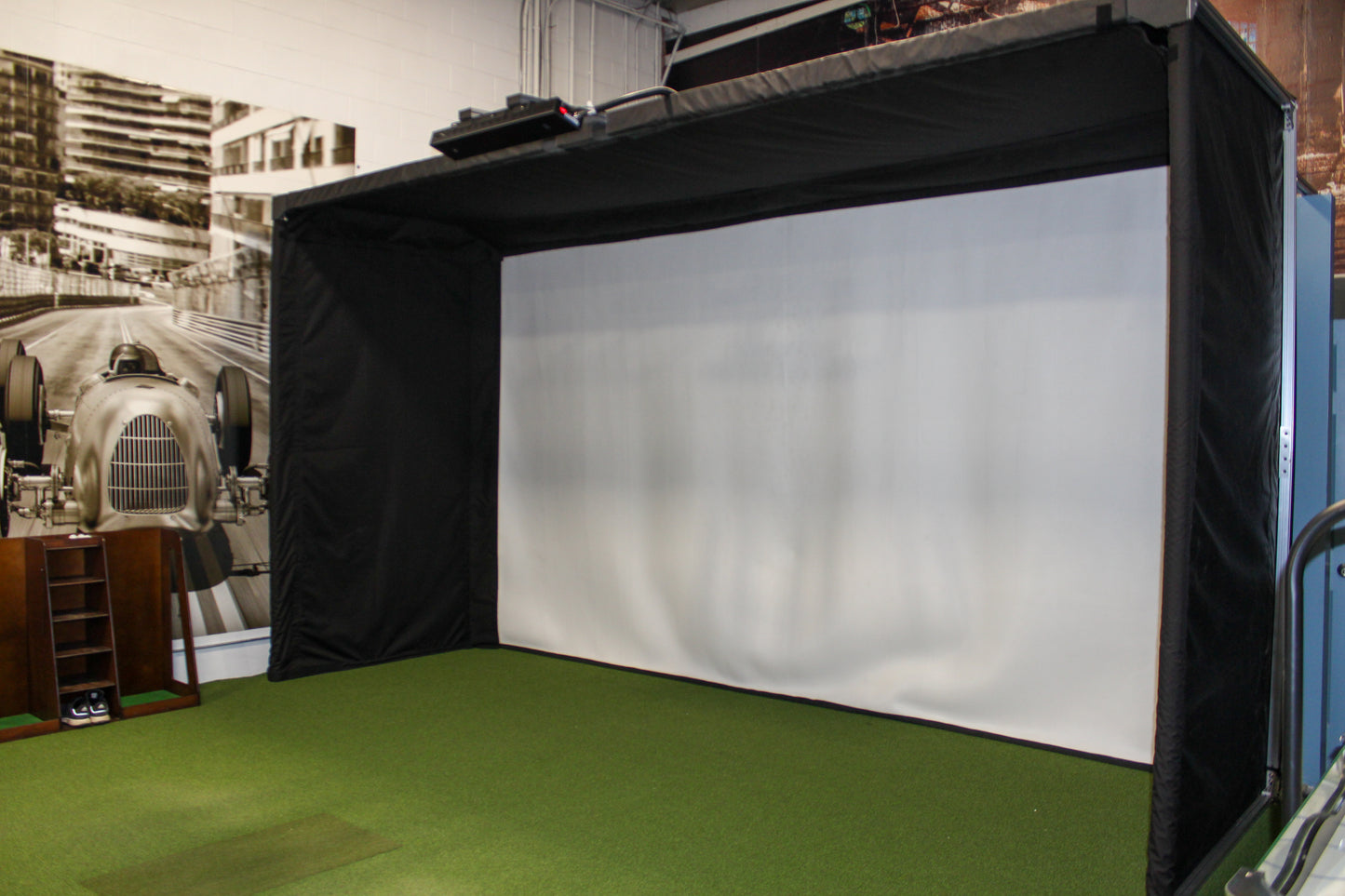 The SportScreen Parlour Series Freestanding Golf Enclosure